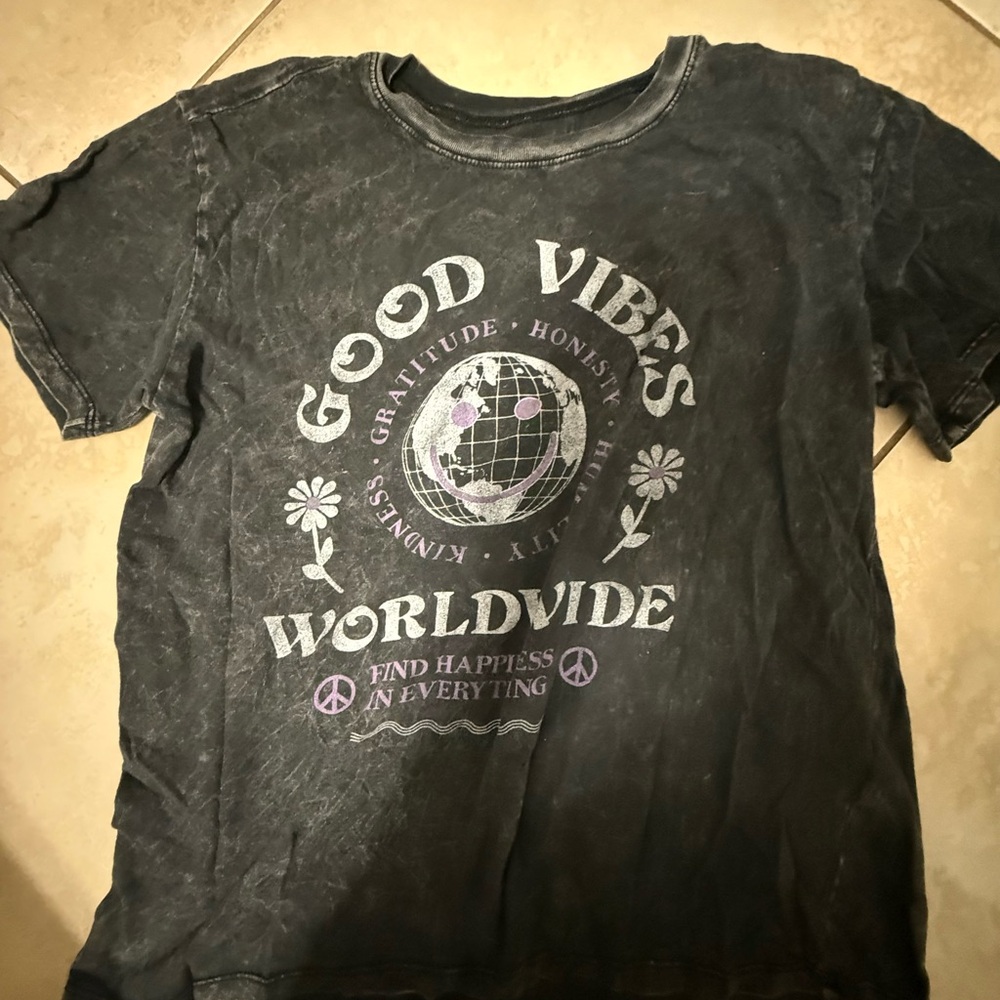 Hollister Black Short Sleeve Tee Good Vibes